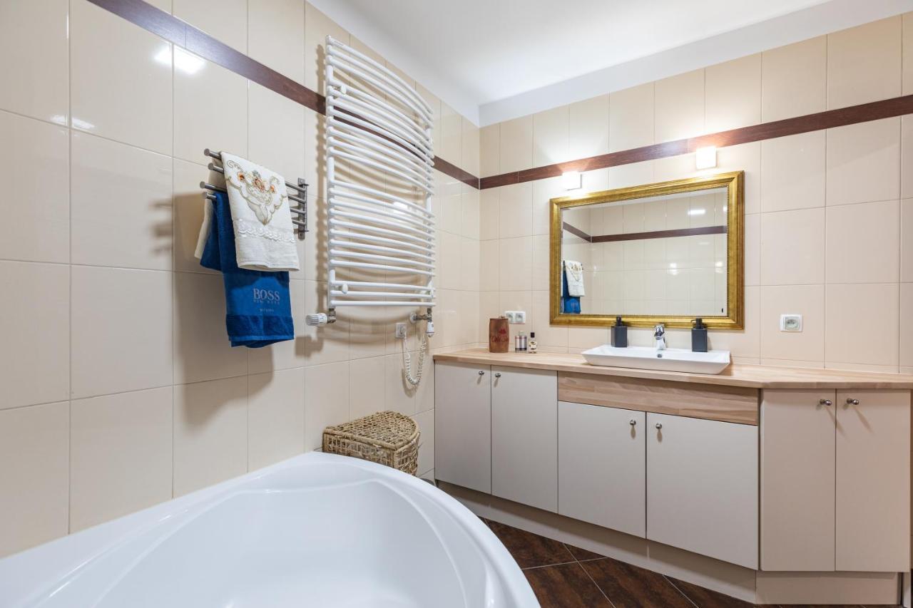 شقة Superapart Wilanowska 7, "Pet-Friendly With Elevator & Parking" وارسو المظهر الخارجي الصورة
